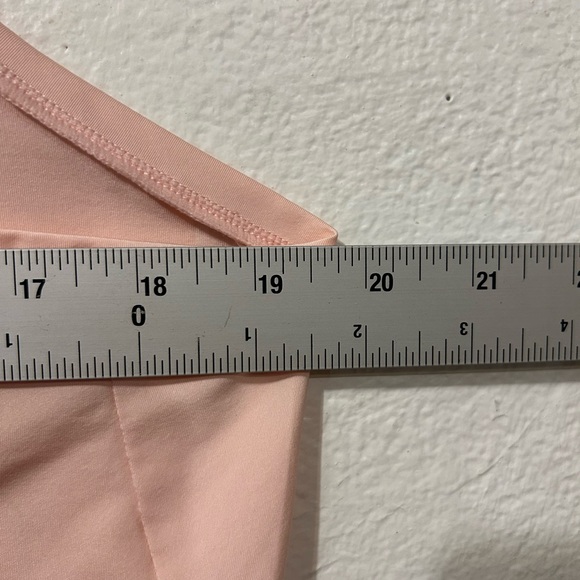 Women's Nike Plus Dri-Fit Polyester Sleeveless Shirt Large  (1388) - Picture 4 of 5